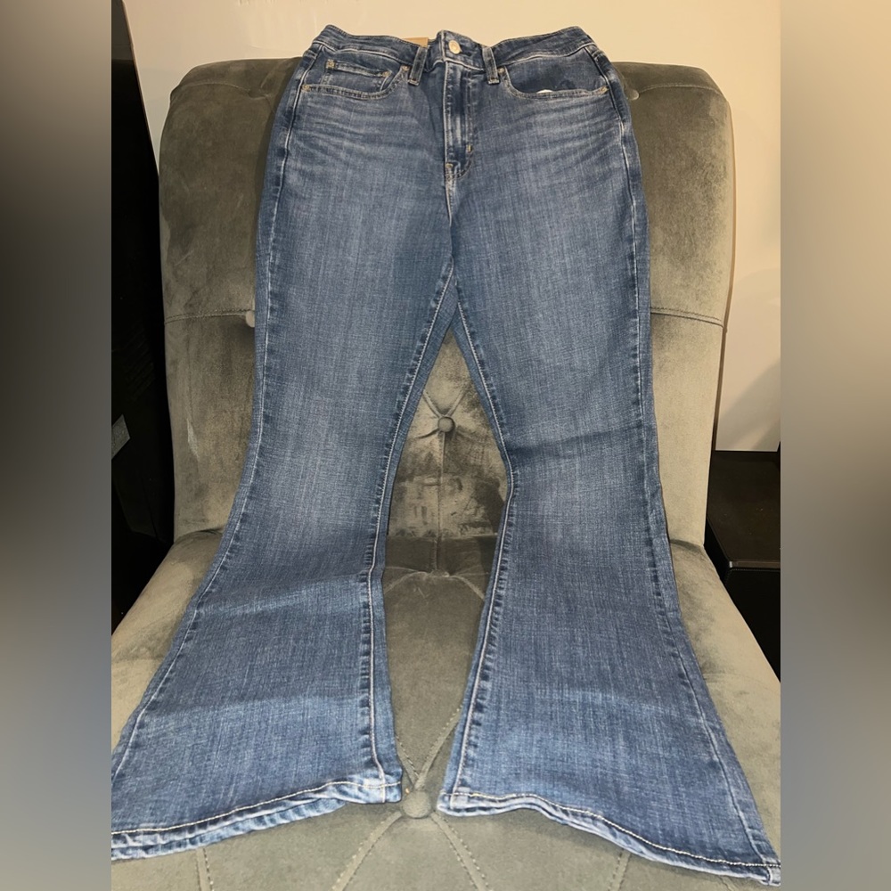 Levi's® 
725 HIGH RISE BOOTCUT WOMEN'S JEANS 30X32